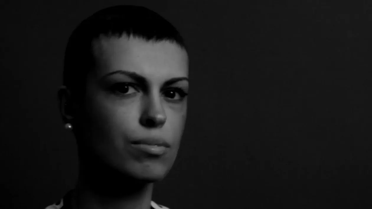 Camelia se lupta cu leucemia si are nevoie de ajutor. “Vreau sa fiu fericita, sa treaca acest chin”