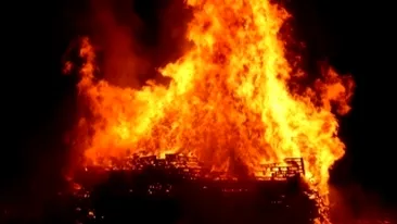 Peste 28.000 de persoane, evacuate in urma unui incendiu la un depozit de armament din Rusia