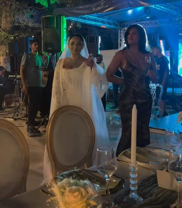 Roxana Dobre, ținută specială de nașă. Cum s-a îmbrăcat soția lui Florin Salam