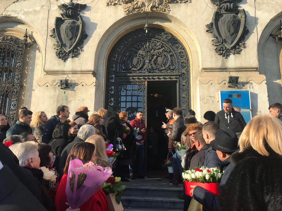 Primele imagini cu Lia Olguța Vasilescu mireasă. Cum s-a îmbrăcat
