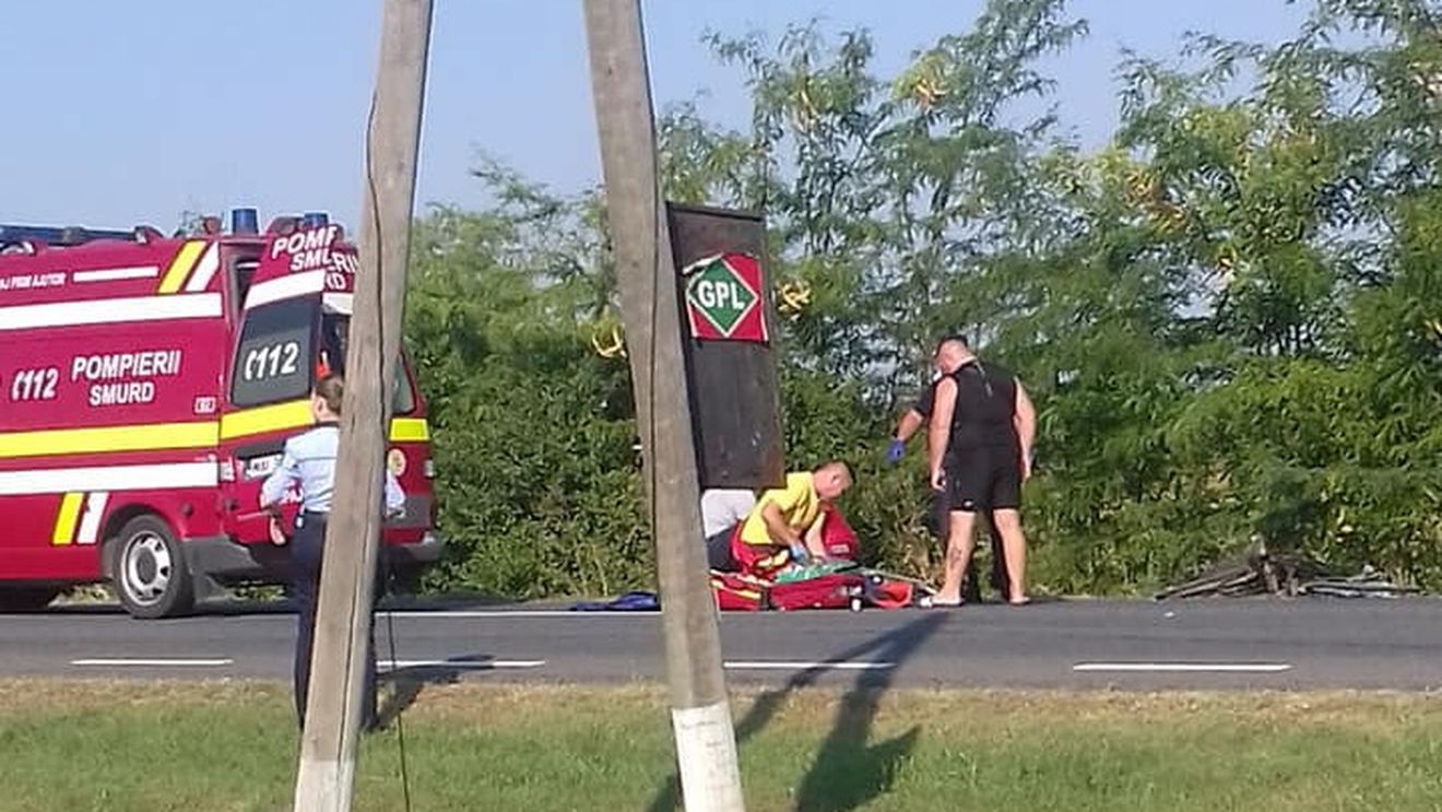 FOTO. Accident teribil! Un bărbat din Salonta a murit în timp ce trecea strada prin loc nemarcat. Un bolid l-a lovit în plin