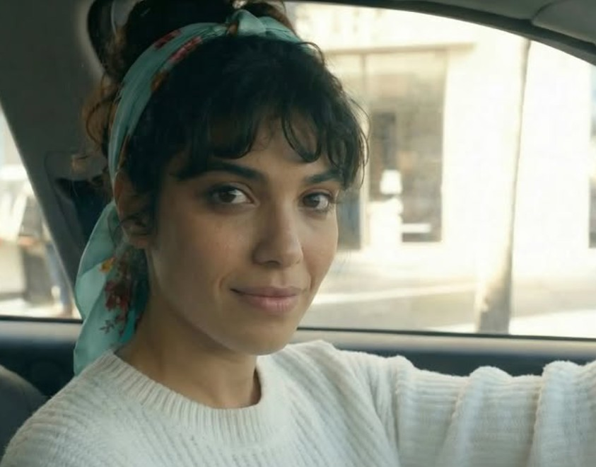 Marian Olteanu îi calcă pe urme lui Mihai Trăistariu. Actorul s-a combinat cu Lolita Cercel, artista generată cu AI: „Fizic e top”