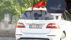 Prima iesire a Elenei Basescu de cand e mamica! Nu te-ai fi asteptat niciodata ca sotul sa o duca tocmai acolo