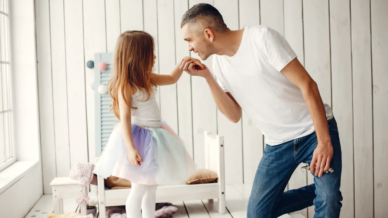 Un român a cerut să plătească o pensie alimentară mai mare pentru fiica lui de 10 ani. Ce s-a întâmplat când a ajuns în fața instanței