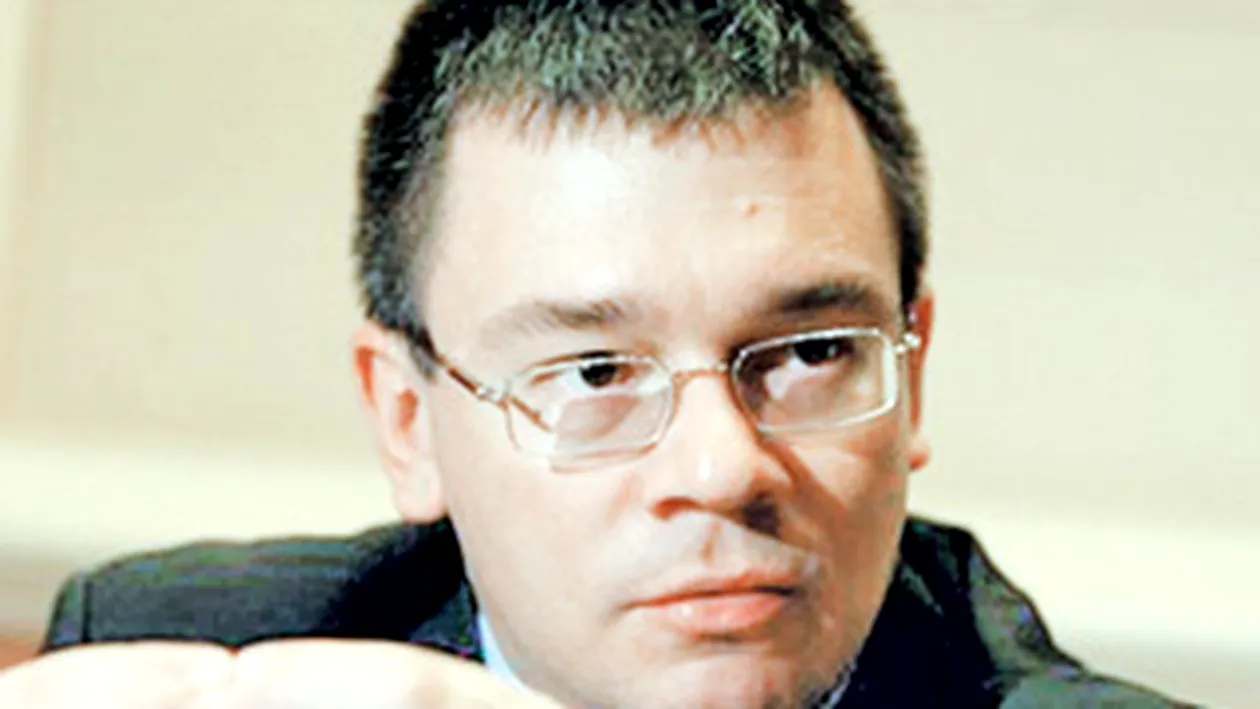 Premierul Mihai Razvan Ungureanu: Guvernul apreciaza intelegerea militarilor fata de 'trecatoarele restrictii' economice