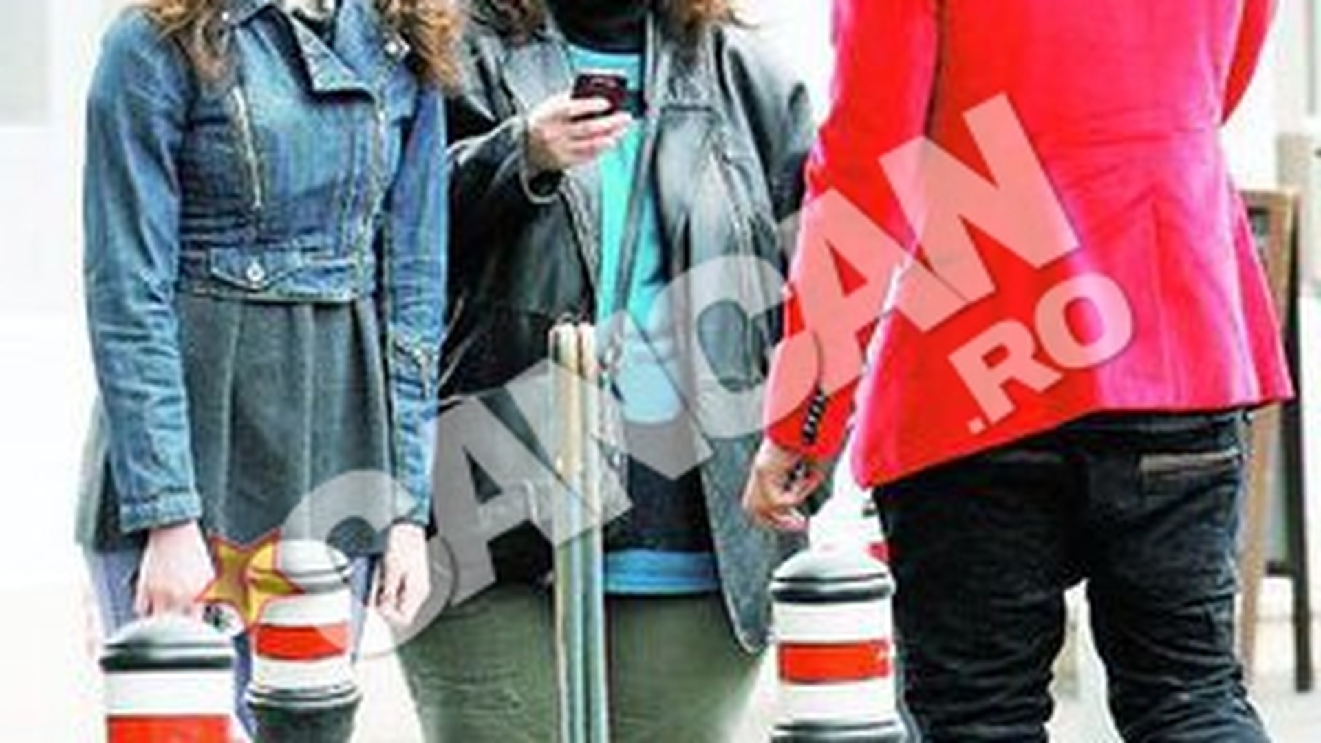 Alex Velea, ca starurile de "afara". Mama l-a vrajit, pustoaica s-a fericit