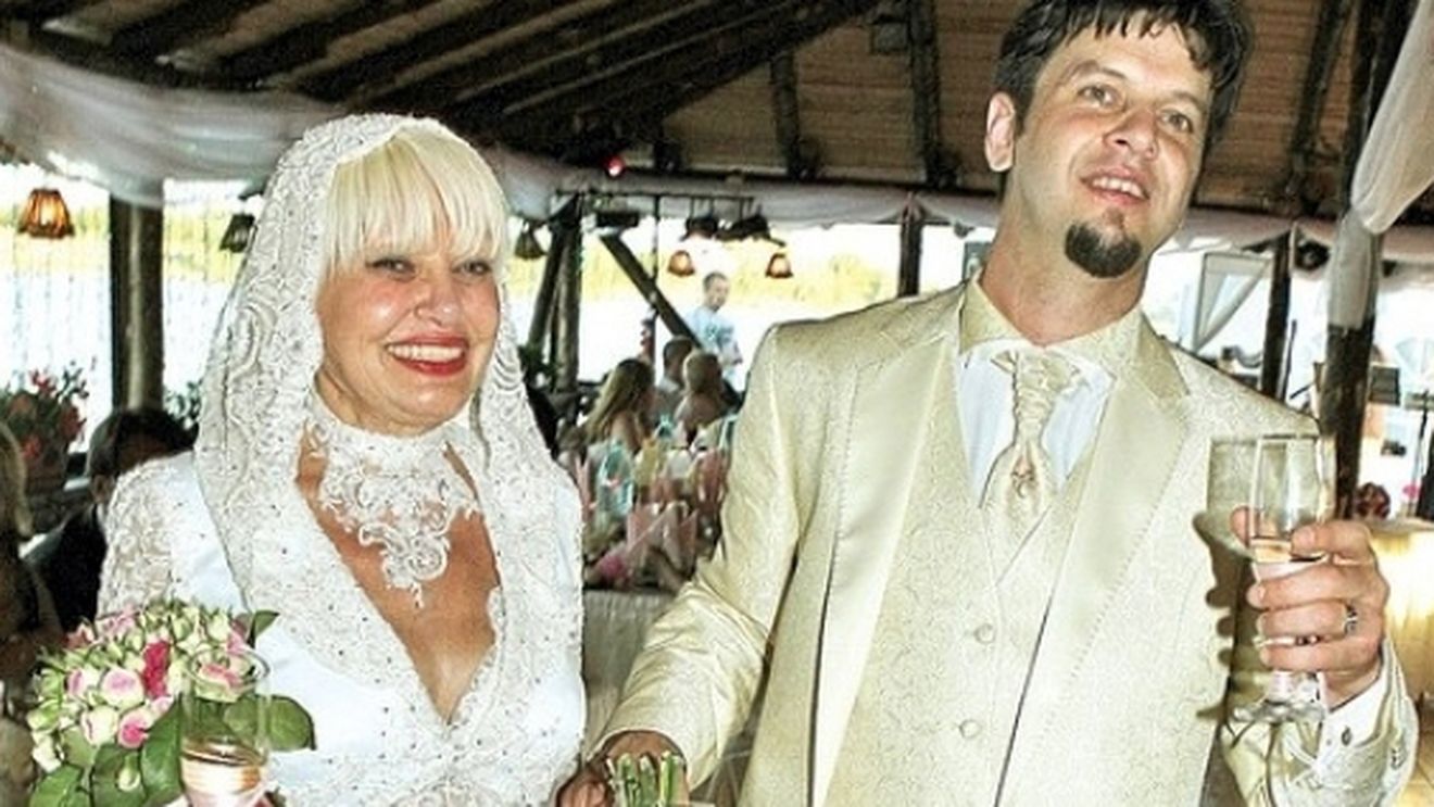 Cum o cheamă în realitate pe soţia septuagenară a lui Liviu. Israela a recunoscut că în buletin e trecută...