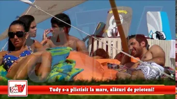 Tudy s-a plictisit la mare, alaturi de prieteni!