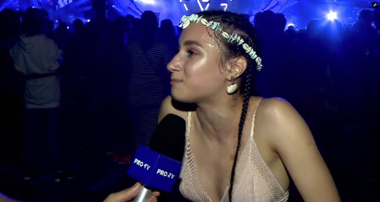 Ireal! Cum s-a îmbrăcat această tânără în prima seară a festivalului Neversea: „Am vrut să arat ca o..”