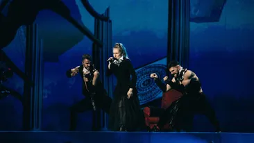 Cine este, de fapt, bărbatul sexy care a pregătit show-ul lui Ester Peony de la Tel Aviv! A fost la Exatlon și Dansez pentru tine