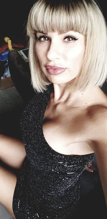 Una dintre liderele Partidului Brunetelor este azi blondă și…