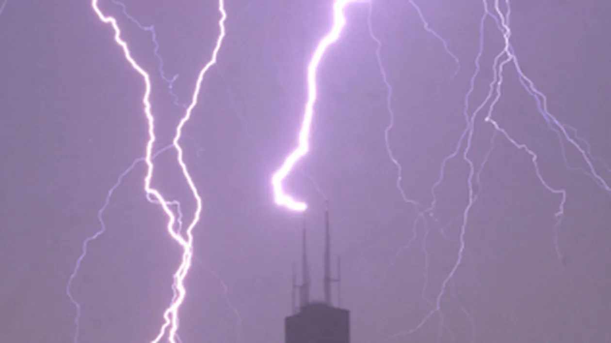 O femeie a fost spulberata de fulger in timp ce mergea cu bicicleta