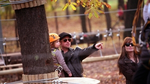 Desfaci. Folosești. Arunci unde & cum trebuie. Brad Pitt, exemplu de implicare în cauze de mediu