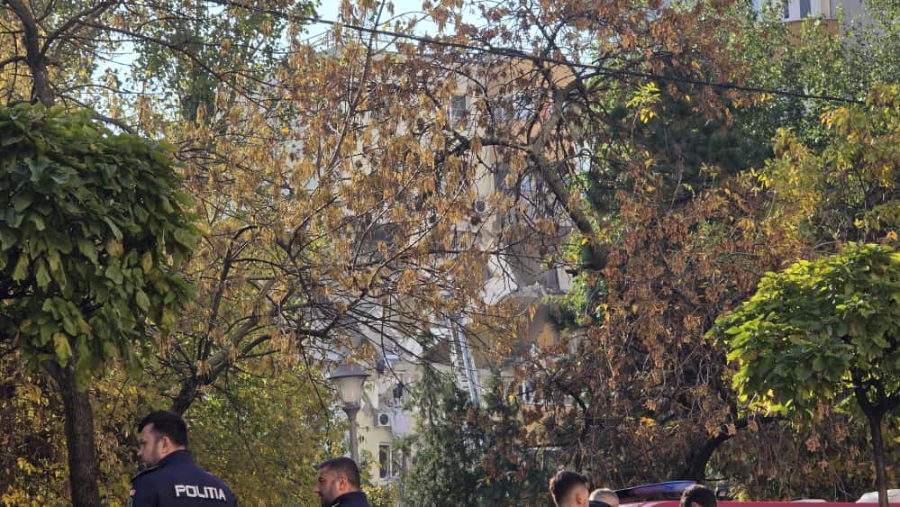 Cum arată interiorul unui apartament afectat de explozia din Sectorul 5 al Capitalei. Sălile de clasă ale liceului „Dimitrie Bolintineanu”, devastate