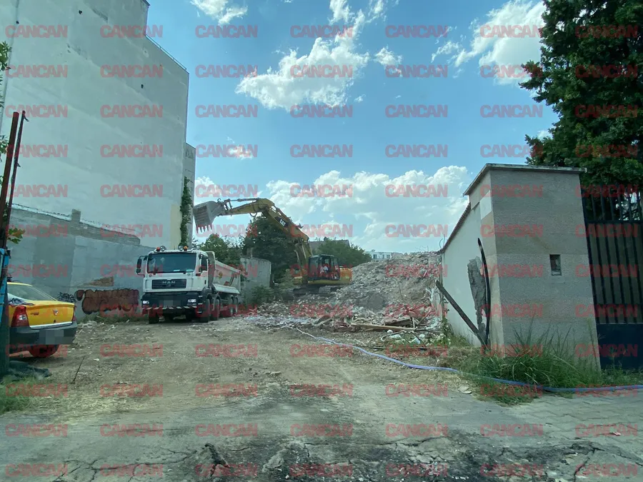 Fosta vilă a lui Vasile Turcu, în curs de demolare