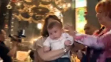 I-au taiat motul in mare secret. Luminita Anghel a organizat o petrecere restransa pentru fiul ei, Filip Nikolas