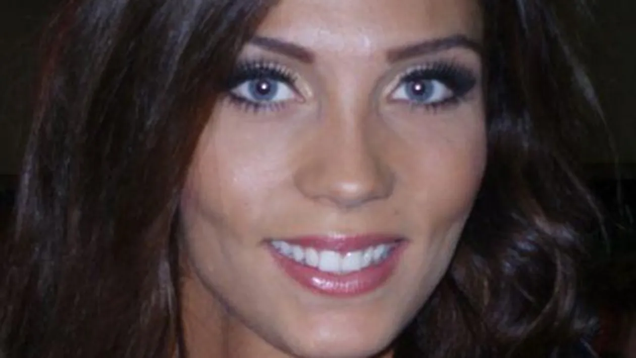 Ea e cea mai fotogenica femeie din lume! Imaginile cu superba tânără te vor hipnotiza