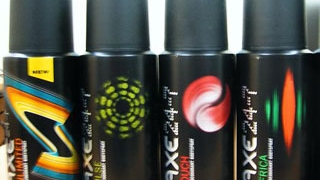 I-a explodat spray-ul in mana
