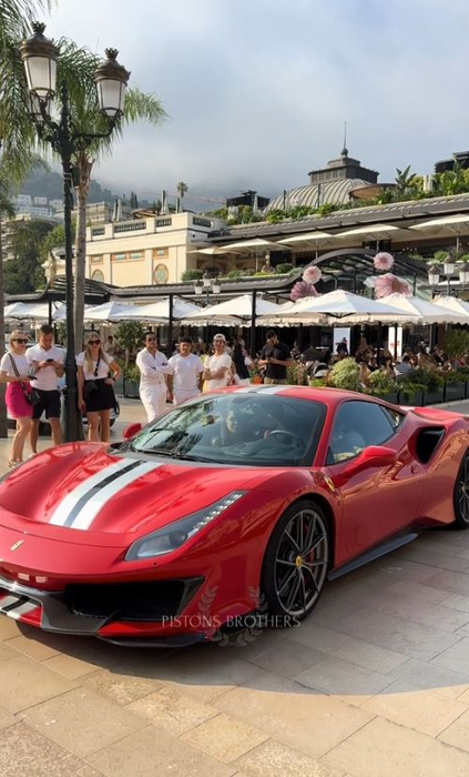 Alex Bodi a rupt norma la Monaco! Imagini virale cu noua iubită și bolidul Ferrari