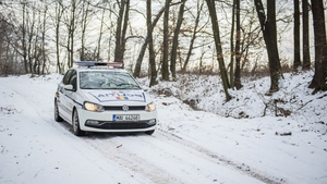 O bătrână de 80 de ani din Bacău a fost bătută, tâlhărită și violată de un tânăr de 17 ani