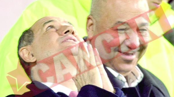 Copos plange la picioarele lui Taher