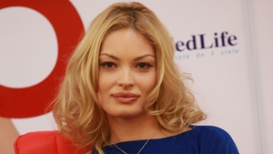 Valentina Pelinel dezvăluie secretul frumuseţii sale: "Apa plată înainte, în timpul şi după masă"