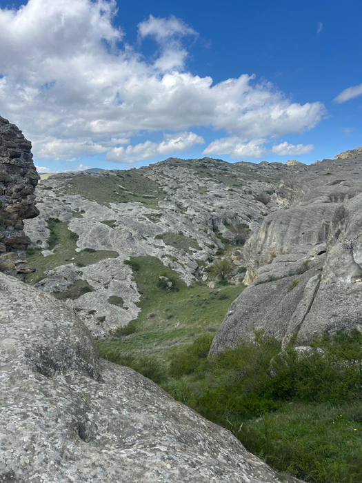 Check in | Cum a fost experiența la Uplistsikhe din Georgia. Cât am plătit pentru orașul rupestru asemănător cu Cappadoccia