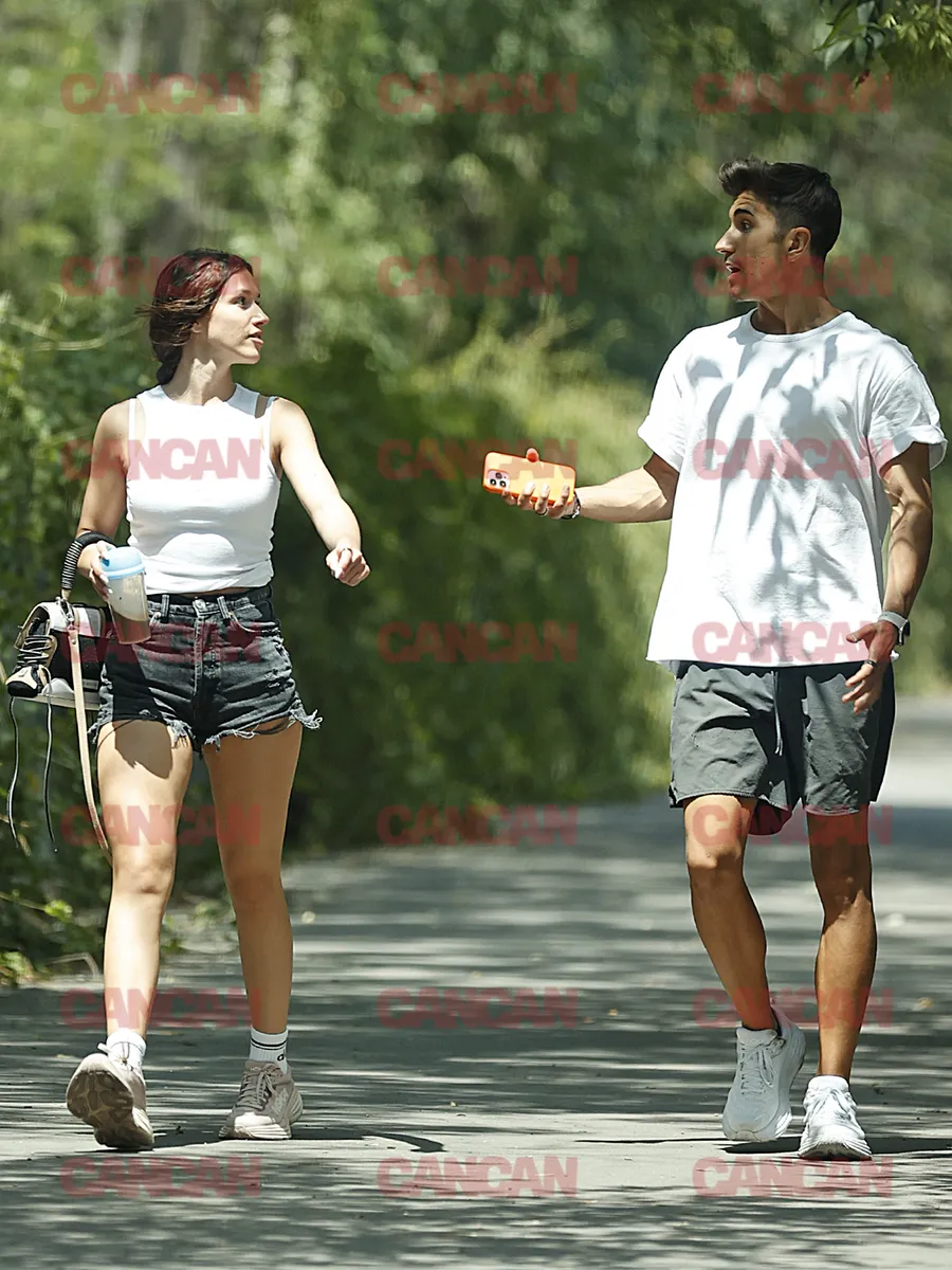 Sebastian Dobrincu a adoptat atitudinea de mascul alfa la întâlnirea cu iubita lui Foto CANCAN.RO