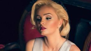 Maria Constantin o copiază pe Andreea Bălan! Şi-a schimbat culoarea părului după modelul colegei ei