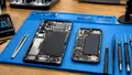 Repararea telefoanelor Samsung poate costa cu până la 60% mai mult decât cea a modelelor iPhone