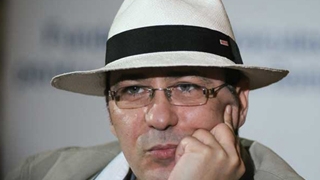 Florin Chilian o sustine pe Lora: "N-as vrea sa se piarda din cauza unor cretini din si de pe langa "industria muzicala" in frunte cu idiotii astia de directori de programe radio"
