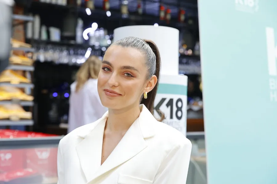 Alexia vrea să modereze o emisiune de divertisment / (Sursa: CANCAN.RO)