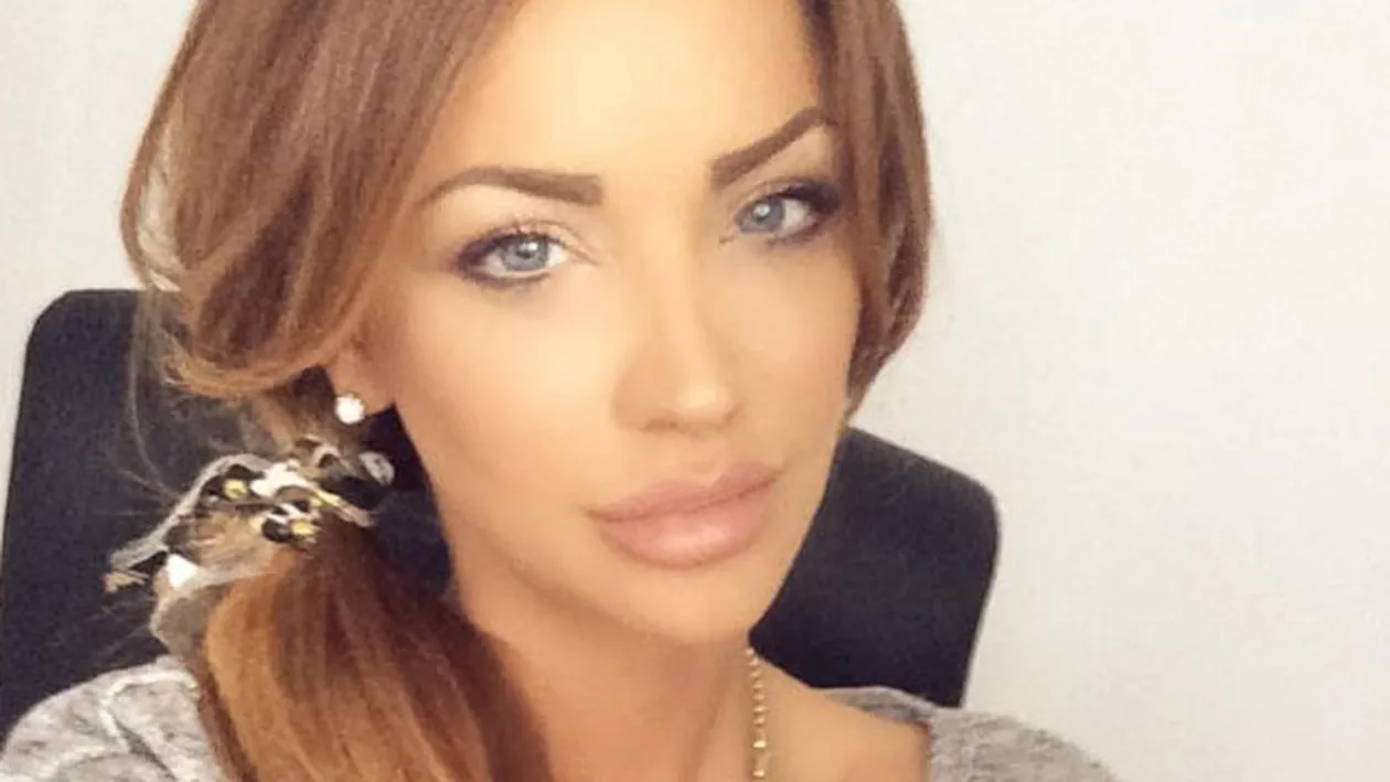 Bianca Dragusanu, uda si ciufulita in pat! Cat de provocatoare este roscata