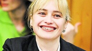 Sotia europarlamentarului Rares Niculescu a depus o actiune de "tagada a paternitatii"! Copilul lor nu-i si al lui!