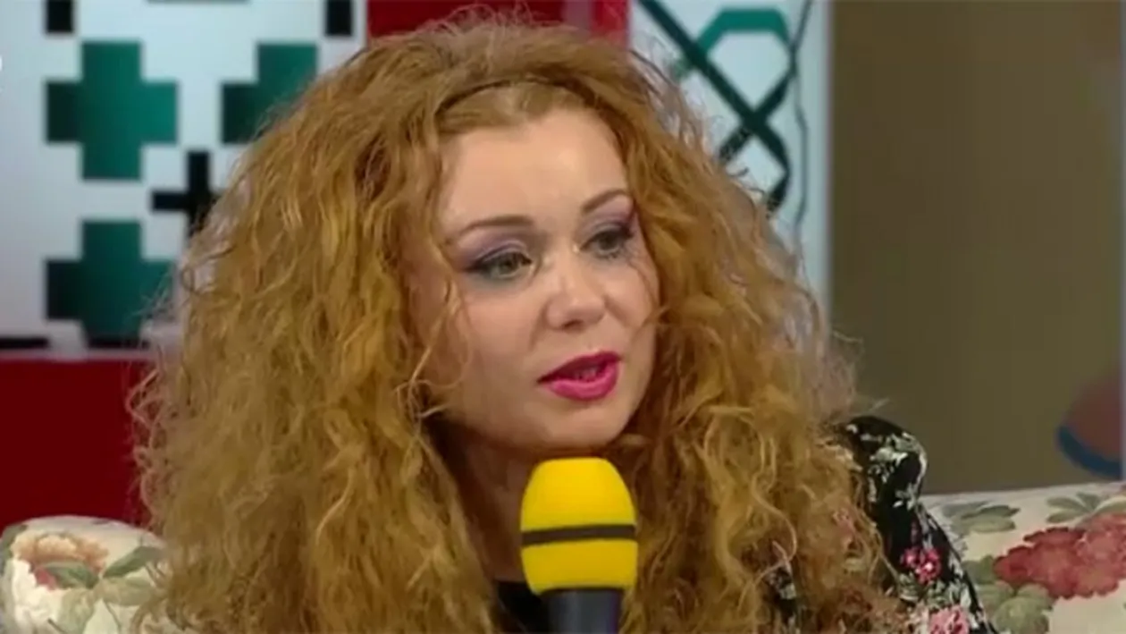 ASTA e dovada ca eu si Bianca eram prietene foarte bune. Ce obiect care ii apartine roscatei a aratat Veronica A. Cara in direct