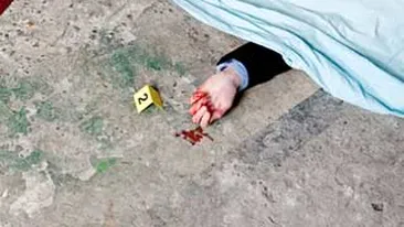 Un adolescent de 16 ani si-a ucis tatal cu o bara metalica