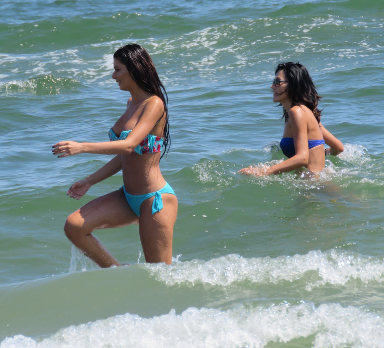 Ioana Filimon are cel mai 
obraznic posterior de pe plaja din Mamaia
