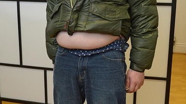 Incredibila transformare a unui boschetar! Cum pot să te schimbe o frizură potrivită şi nişte haine spălate!