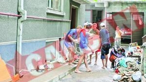 Casele bucurestenilor din cartierul Cotroceni, inundate din cauza unei avarii