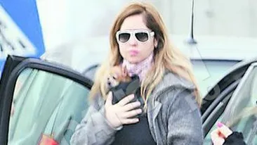 Operatia catelusei i-a dat emotii! Anca Badiu a luat calmante! Tremura de frica