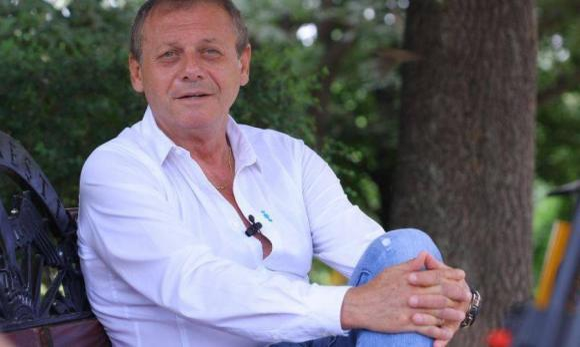 Au trecut trei luni de la moartea sa însă familia nu i-a șters numărul de telefon lui Ilie Balaci