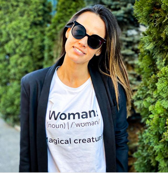 Fotografia pe care fanii o așteaptă de doi ani! Andreea Raicu, goală pușcă pe stradă! Cui i-a dedicat-o