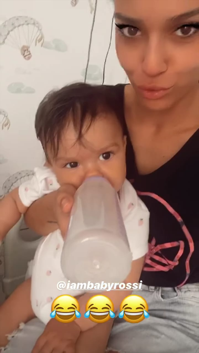 Karmen a primit o veste neașteptată de la medicii care au tratat-o pe fiica ei în spital! Mărturisirile emoționante făcute de artistă
