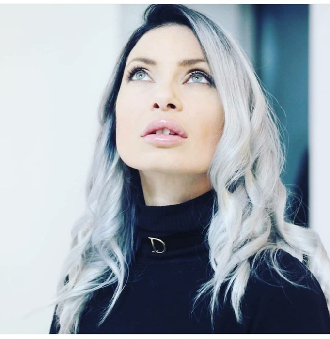 Adela Chirică și băiatul ei, Davis, au fost din nou blestemați de o hărțuitoare