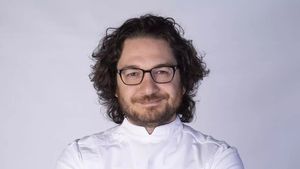 Cum a fost abordat Florin Dumitrescu de o fană. Femeia l-a scos din sărite: „Își ridicase mult fusta”