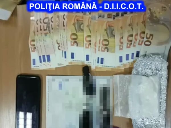 Un bărbat din anturajul lui Adrian Mutu a fost reținut pentru trafic de droguri