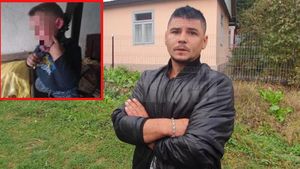 Bărbatul din Botoșani care și-a pozat fiul în ștreang, condamnat la închisoare cu executare. Cât timp au decis magistrații să stea după gratii