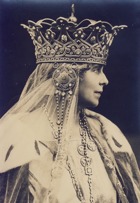 Un bust al Reginei Maria, aflat în proprietatea unui colecționar privat, va fi văzut la Castelul Bran de 1 decembrie