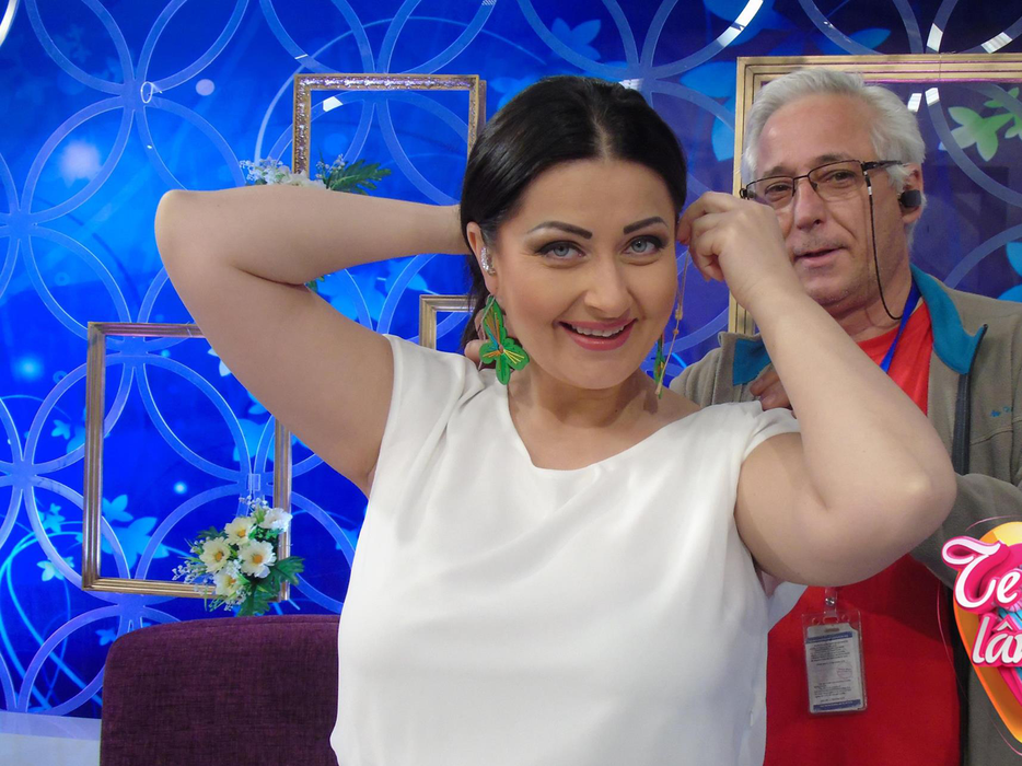 Burtica de gravidă a GABRIELEI CRISTEA creşte pe zi ce trece! Soţia lui TAVI CLONDA şi-a schimbat complet garderoba