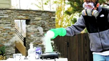 A facut o bomba la 10 ani, un reactor nuclear la 14